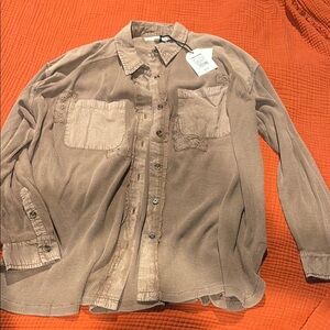 Women’s button up shirt